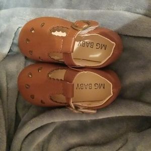 Toddler mary jane style shoe